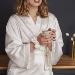 Carré Blanc Déshabillé kimono en soie de mûrier Beauté ivoire|Femme Coffrets Cadeaux|Capsule Soienew