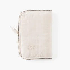 Carré Blanc Protège carnet de santé gaze de coton Bienvenue naturel|Enfant Accessoires|Nouveautés Bébénew