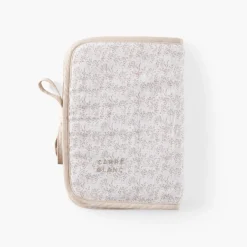 Carré Blanc Protège carnet de santé Merveille écru|Enfant Accessoires|Nouveautés Bébénew