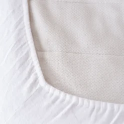 Carré Blanc Protège matelas tête et pied relevables imperméable Aube| Protège Matelas & Oreillers