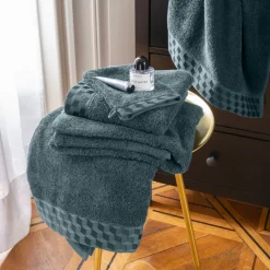 Carré Blanc Serviette de toilette coton Cubes II vert cèdre| Serviettes De Toilette